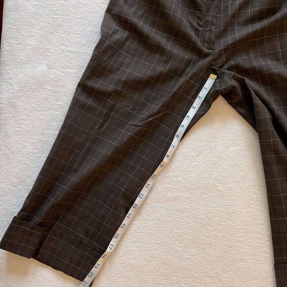 Elie Tahari Trouser-Style Cropped Pant - Picture 6 of 6